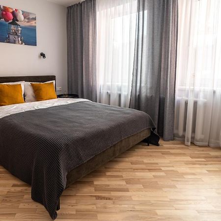 Lovely Apartment In The City Center Kaunas Bagian luar foto