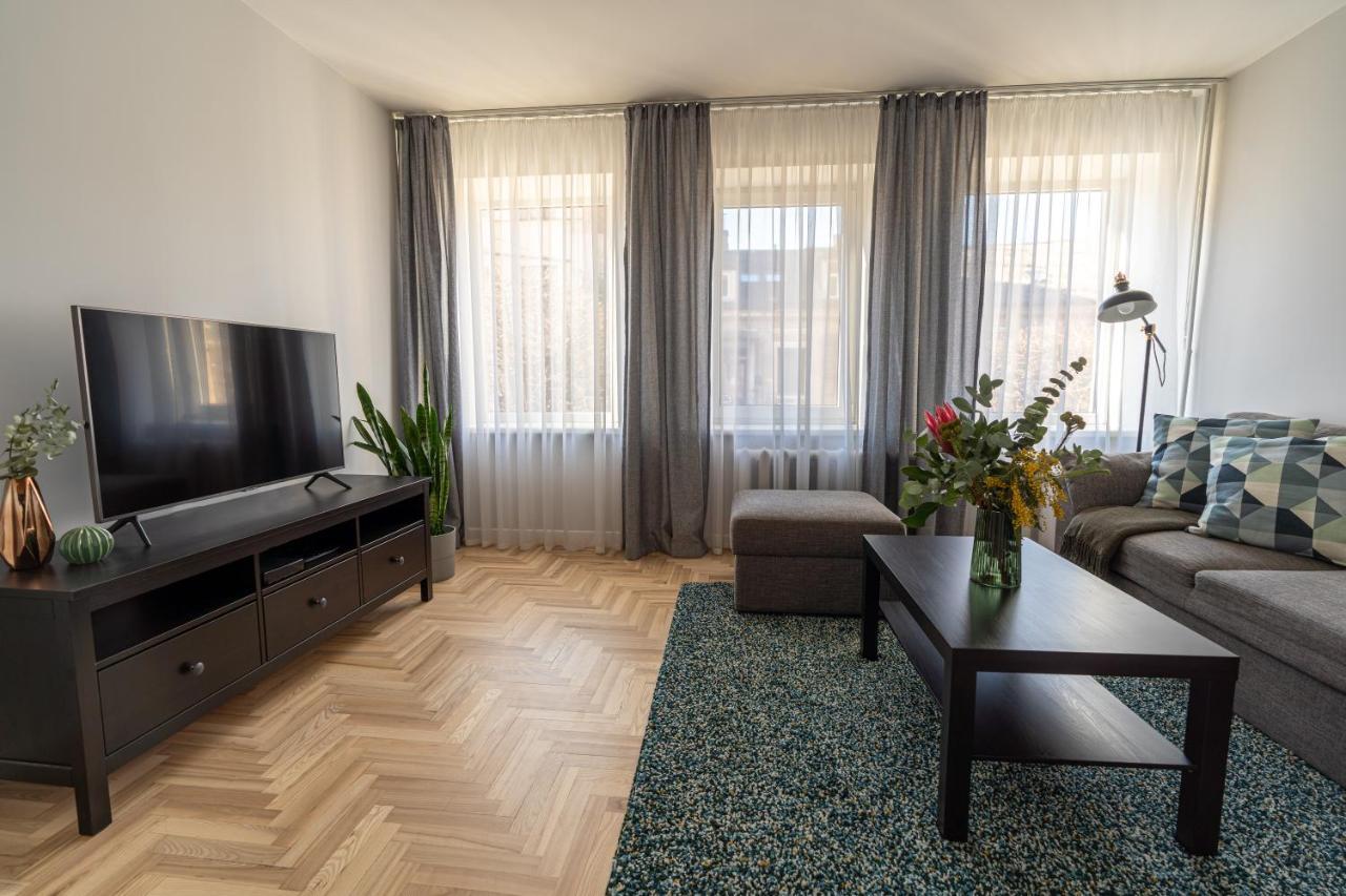 Lovely Apartment In The City Center Kaunas Bagian luar foto